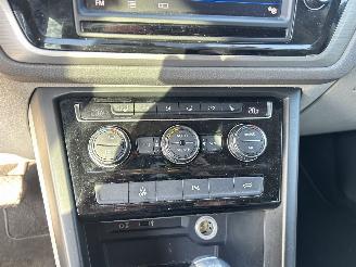 Volkswagen Touran 1.6 TDI SCR Highline Automaat 7persoons picture 23