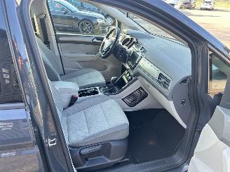 Volkswagen Touran 1.6 TDI SCR Highline Automaat 7persoons picture 11