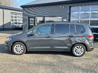 Volkswagen Touran 1.6 TDI SCR Highline Automaat 7persoons picture 2