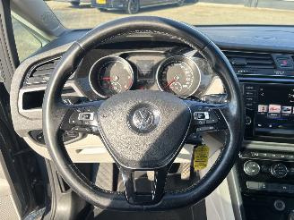 Volkswagen Touran 1.6 TDI SCR Highline Automaat 7persoons picture 19