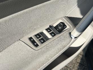 Volkswagen Touran 1.6 TDI SCR Highline Automaat 7persoons picture 16