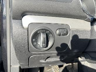 Volkswagen Golf 1.2 TSI Highline Bluemotion picture 24