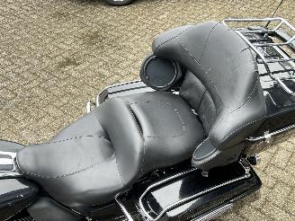 Harley-Davidson Electra Glide 103 FLHTK Electra Glide Ultra Limited picture 23