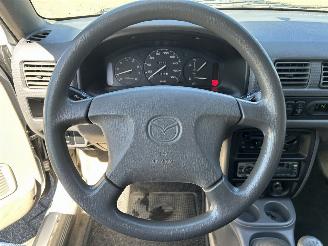 Mazda Demio 1.3 GLX picture 15