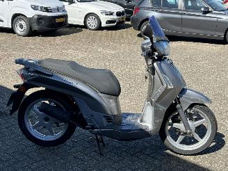 Kymco  People S picture 6