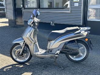 Kymco  People S picture 2