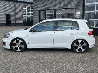 Volkswagen Golf 2.0 GTI picture 2