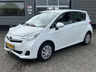 Coche accidentado Toyota Verso S 1.3 VVT-i Comfort Plus 2013/2