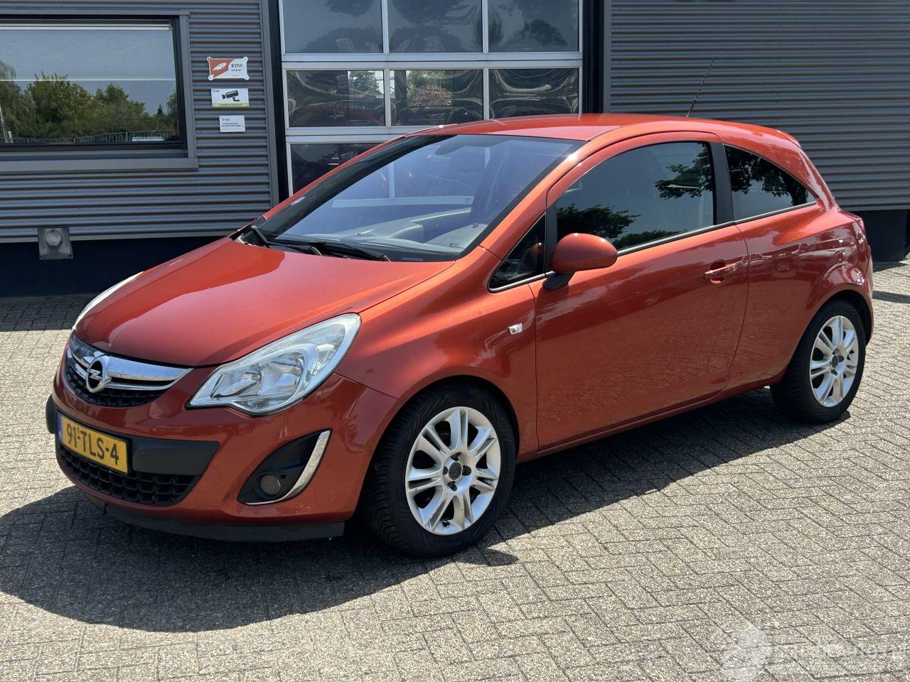 Opel Corsa 1.4-16V Cosmo