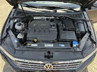 Volkswagen Passat Variant 2.0 TDI Connected Series Plus picture 35