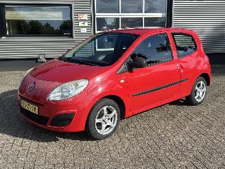 damaged passenger cars Renault Twingo 1.2 Authentique 2008/5