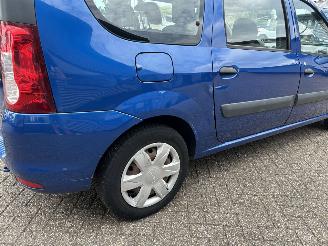 Dacia Logan MCV 1.6 Ambiance 7pers picture 21