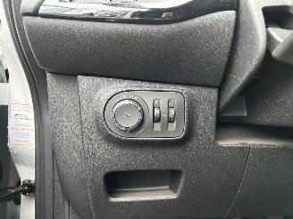 Opel Corsa-E 1.0 Turbo 120 Jaar Edition picture 17