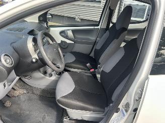 Peugeot 107 1.0-12V XR 5drs picture 10