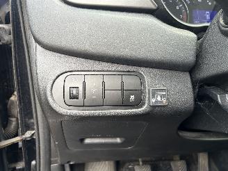 Kia Carens 1.6 DGi Comfort Pack picture 21