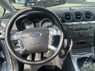 Ford S-Max 2.0-16V picture 14