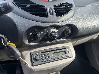 Renault Twingo 1.2-16V Dynamique Automaat picture 19