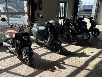 Yamaha  Partij 5 scooters picture 3