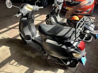 Yamaha  Partij 5 scooters picture 17