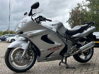 Kawasaki ZZ - R 1200  picture 12