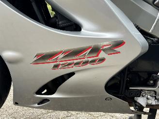 Kawasaki ZZ - R 1200  picture 8