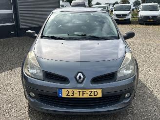 Renault Clio 1.4-16V Dynamique Comfort picture 8