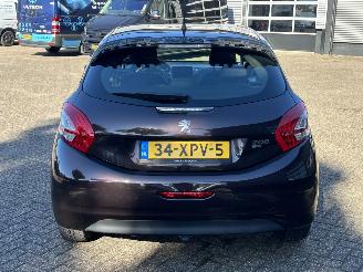 Peugeot 208 1.4 e-HDi Active Automaat 1e eigenaar picture 4