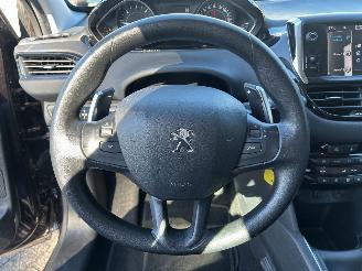 Peugeot 208 1.4 e-HDi Active Automaat 1e eigenaar picture 17