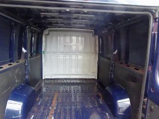 Peugeot Boxer 330 2.2 BlueHDi 120 L1H1 Premium 3 zits airco picture 9