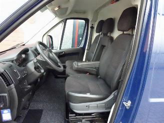 Peugeot Boxer 330 2.2 BlueHDi 120 L1H1 Premium 3 zits airco picture 7