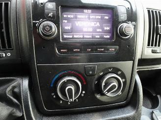 Peugeot Boxer 330 2.2 BlueHDi 120 L1H1 Premium 3 zits airco picture 8