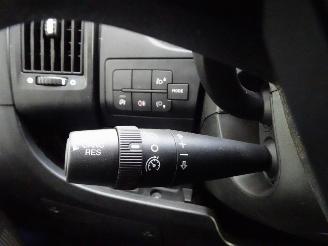 Peugeot Boxer 330 2.2 BlueHDi 120 L1H1 Premium 3 zits airco picture 15
