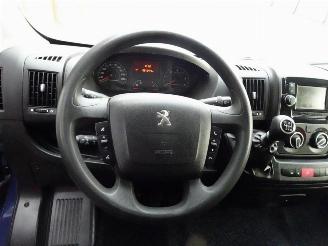 Peugeot Boxer 330 2.2 BlueHDi 120 L1H1 Premium 3 zits airco picture 17