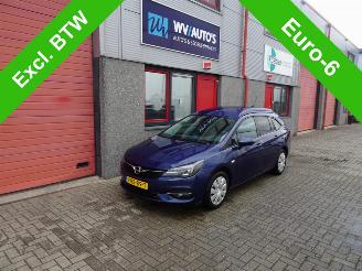 Vaurioauto  commercial vehicles Opel Astra Sports Tourer lkw oliepomp defect !!!!!!!!!! 2021/1