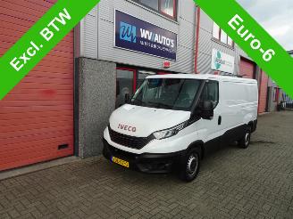 Käytettyjen commercial vehicles Iveco Daily 35S16V 2.3 352 H1-l2 hi matic 3500 kg trekgewicht 3 zits navi camera 2019/11