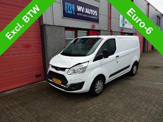 uszkodzony samochody ciężarowe Ford Transit Custom 270 2.0 TDCI L1H1 Trend airco 152328 km !!!!!! 2017/10