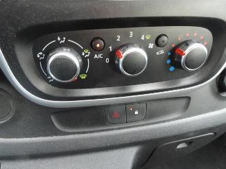 Renault Trafic 2.0 dCi 120 T29 L2H1 DC Comfort 5 pers airco navi ahk picture 11