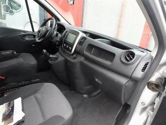 Renault Trafic 2.0 dCi 120 T29 L2H1 DC Comfort 5 pers airco navi ahk picture 27