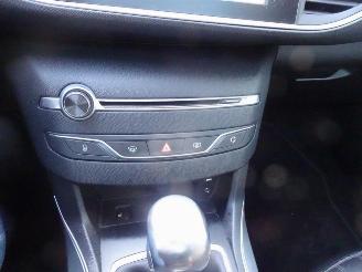 Peugeot 308 SW 1.2 PureTech Blue Lease Premium let op nieuwe motor !!!!!!! picture 26