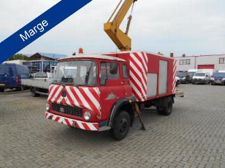 Käytettyjen trucks Ford CF 85 bedford hoogwerker 1970