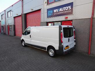 Renault Trafic 2.0 dCi T29 L2H1 airco 3 e versnelling stuk !!! picture 2