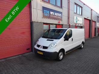 Schade bestelwagen Renault Trafic 2.0 dCi T29 L2H1 airco 3 e versnelling stuk !!! 2009/11