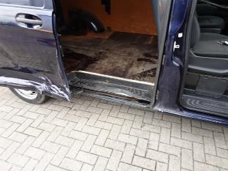 Mercedes Vito 109 CDI Functional airco rijdbare schade picture 11