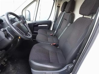 Peugeot Boxer 335 2.2 BlueHDi 140 L2H2 Premium LET OP 1 E VERSNELING STUK WEL GEWOON RIJDBAAR !!!!!! picture 24