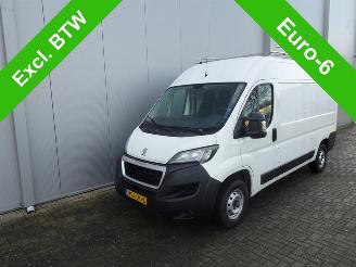 Käytettyjen commercial vehicles Peugeot Boxer 335 2.2 BlueHDi 140 L2H2 Premium LET OP 1 E VERSNELING STUK WEL GEWOON RIJDBAAR !!!!!! 2020/8