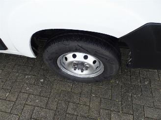 Peugeot Boxer 335 2.2 BlueHDi 140 L2H2 Premium LET OP 1 E VERSNELING STUK WEL GEWOON RIJDBAAR !!!!!! picture 34