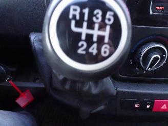 Peugeot Boxer 330 2.2 BlueHDi 120 L2H1 Premium airco picture 14