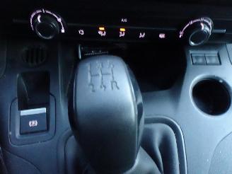 Peugeot Partner 1.5 BlueHDI Premium navi airco schuifdeur motor rookt !!!!!!!!!!! picture 23