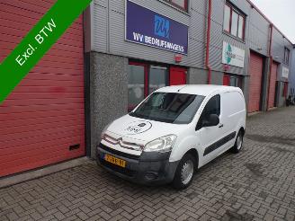 damaged commercial vehicles Citroën Berlingo 1.6 HDI 500 Comfort 2011/8