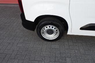 Peugeot Partner 1.5 BlueHDI Premium met achterklep airco picture 18